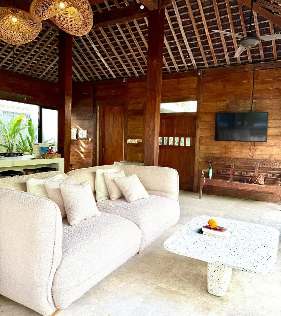 Elegant Villa Casabianca - Tropical Pool & Garden, Near Potato Head Beach Club! Seminyak