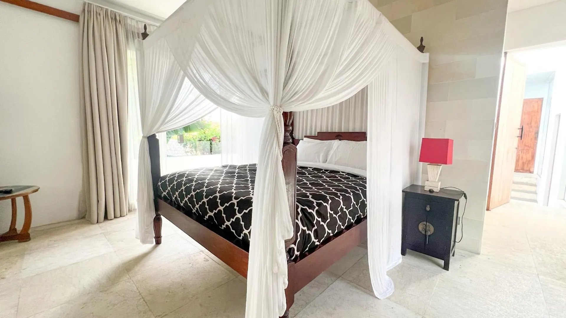 Elegant Villa Casabianca - Tropical Pool & Garden, Near Potato Head Beach Club! Seminyak  Indonesia